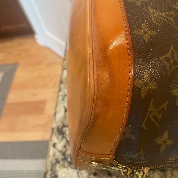 Louis Vuitton AUTHENTIC Alma bag. Monogram canvas. - Picture 13 of 16
